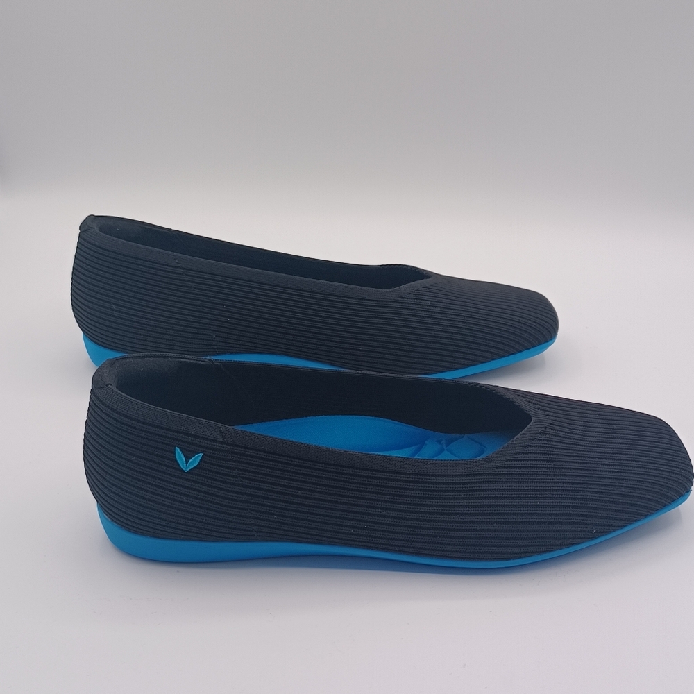 Vivaia Square-Toe V-cut Margot Walker Shoe - Picture 3 of 9